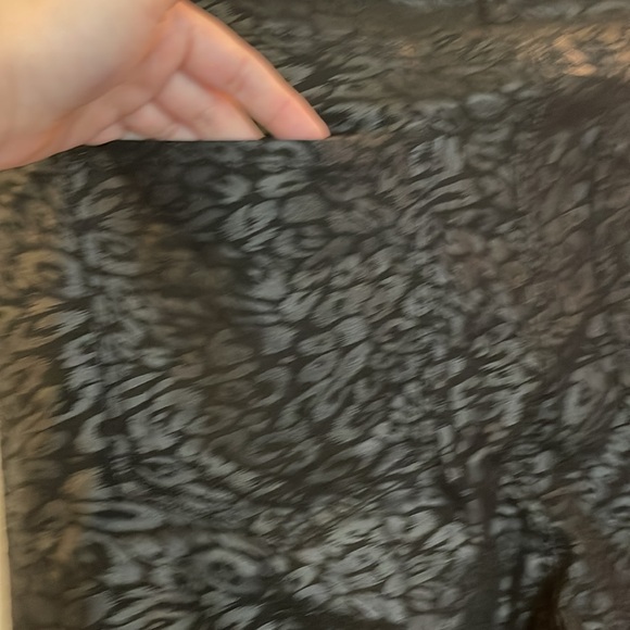 Plus size Animal print pants with pockets - Picture 4 of 5